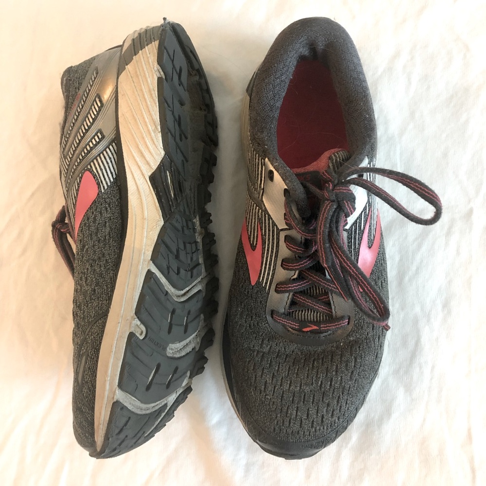 Brooks Adrenaline GTS 18 Womens Running Shoes Sz 7